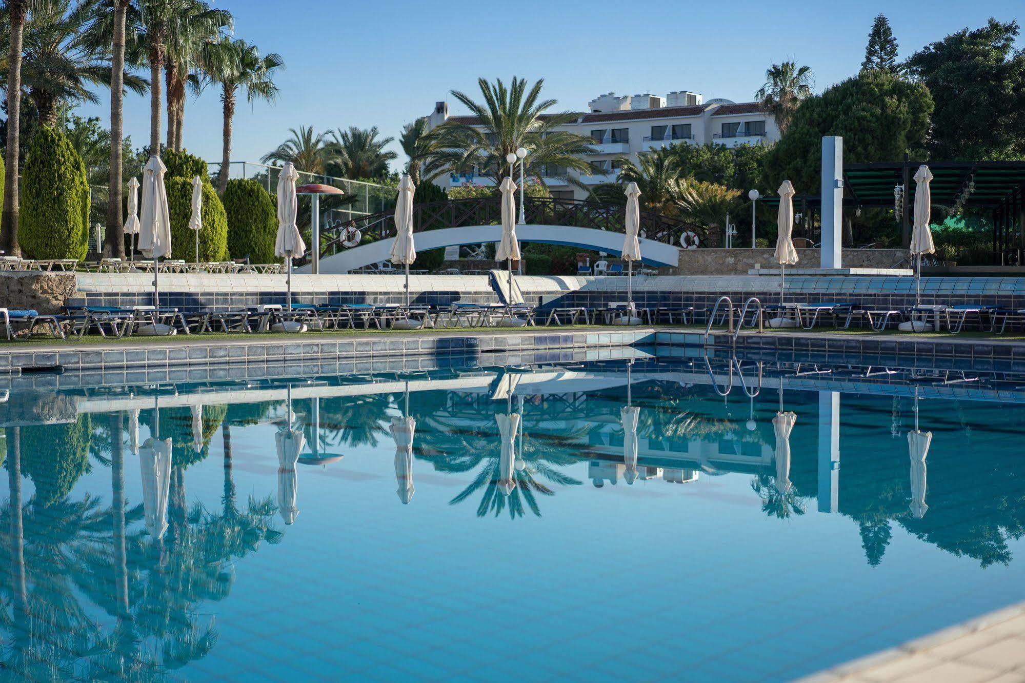 Aloe Hotel 파포스 외부 사진